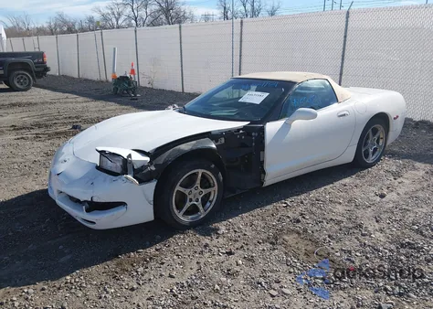 2001 Chevrolet Corvette из США, поврежденный, VIN 1G1YY32G215116367